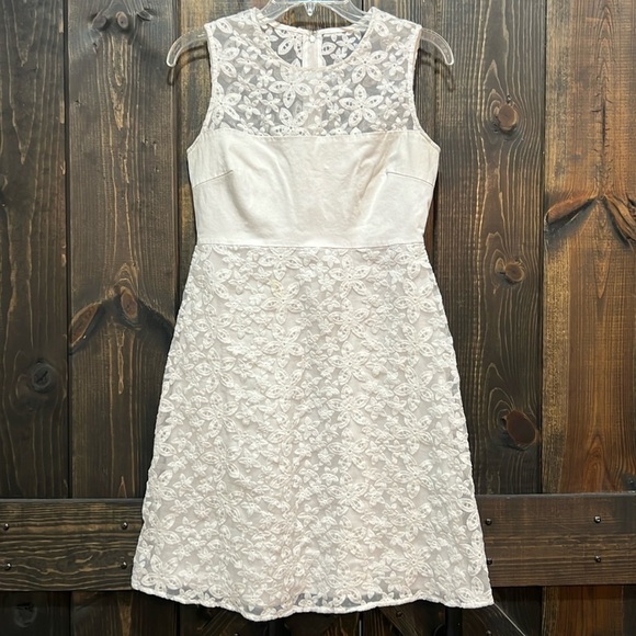 Calvin Klein Lace Mini Dress 6 White Illusion Neckline Sleeveless Sheath Eyelet - Picture 1 of 10